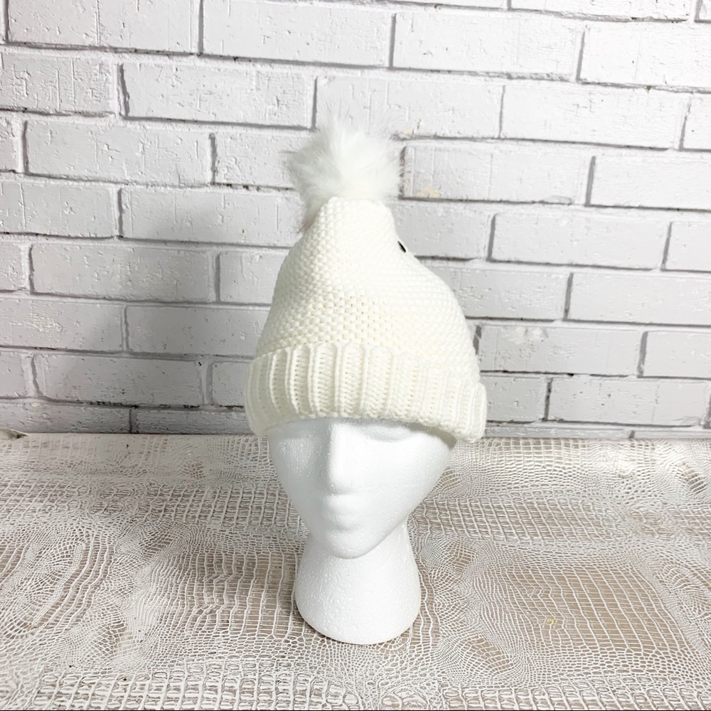 Women’s‎ Pom Pom Cream Hat - Picture 2 of 8